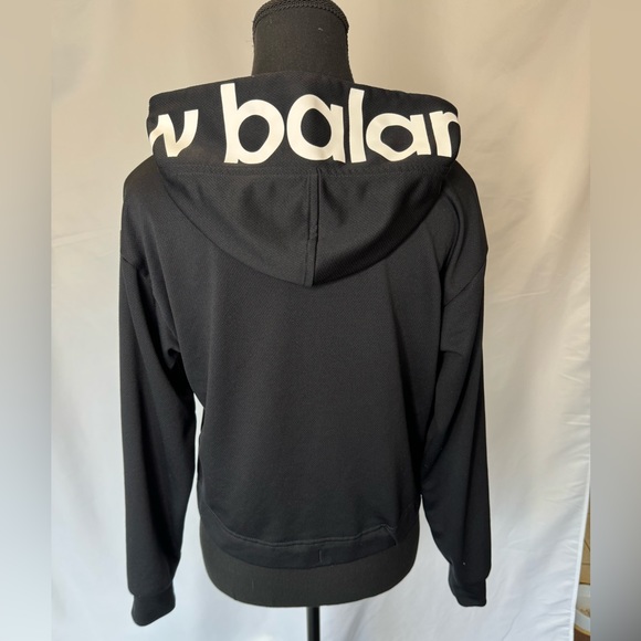 New Balance cropped sweater XS - Picture 6 of 8